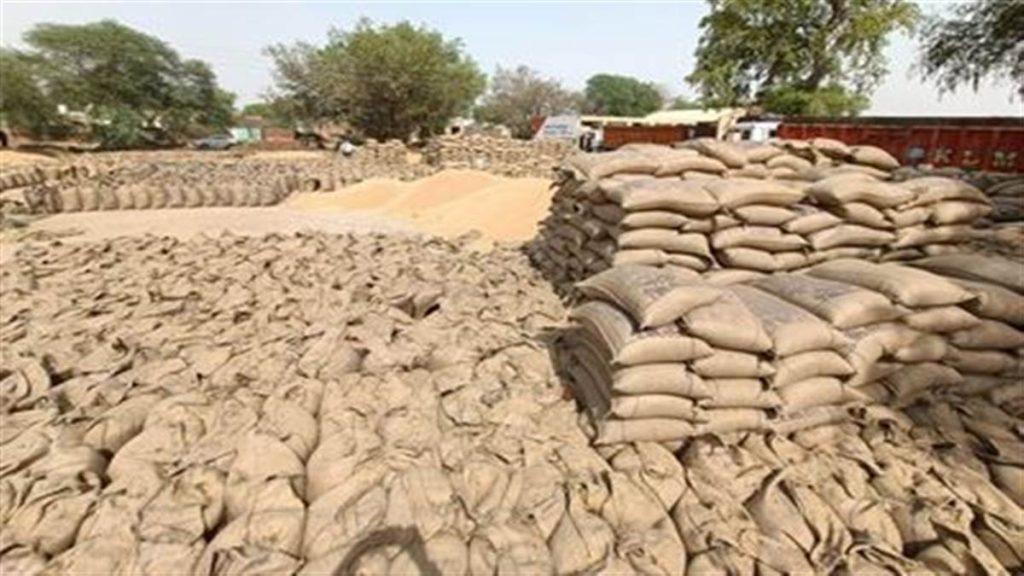 ਕੁਦਰਤੀ ਮਾਰ ਦੇ ਝੰਬੇ ਕਿਸਾਨ ਹੁਣ ਮੰਡੀਆਂ ’ਚ ਹੋ ਰਹੇ ਖੱਜਲ, ਕਣਕ ਦੇ ਲੱਗਣ ਲੱਗੇ ਢੇਰ