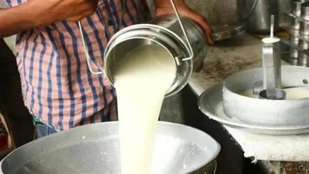 ਦੁੱਧ ਹੋਵੇਗਾ ਮਹਿੰਗਾ, ਦਹੀਂ ਅਤੇ ਪਨੀਰ ਦੀਆਂ ਕੀਮਤਾਂ ‘ਚ ਵੀ ਹੋਵੇਗਾ ਵਾਧਾ, ਜਾਣੋ ਕਦੋਂ ਤੋਂ ਲਾਗੂ ਹੋਣਗੇ ਨਵੇਂ ਰੇਟ
